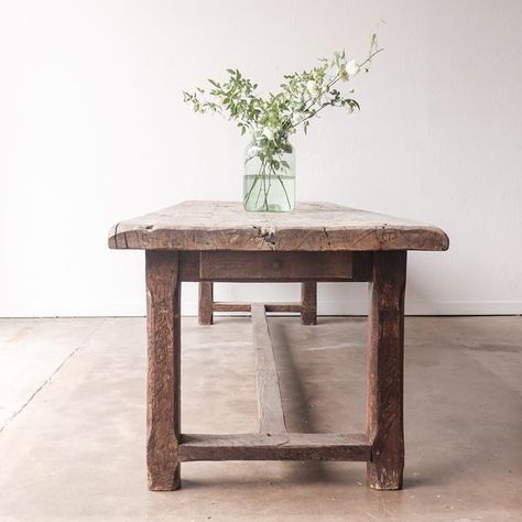 @pnb312 • Instagram photos and videos Antique Work Table, Rustic Oak Dining Table, Antique Farm Table, Chairs Unique, Outdoor Farm Table, Diy Farm Table, Vintage Kitchen Items, Farm Dining Table, Rustic Outdoor Furniture