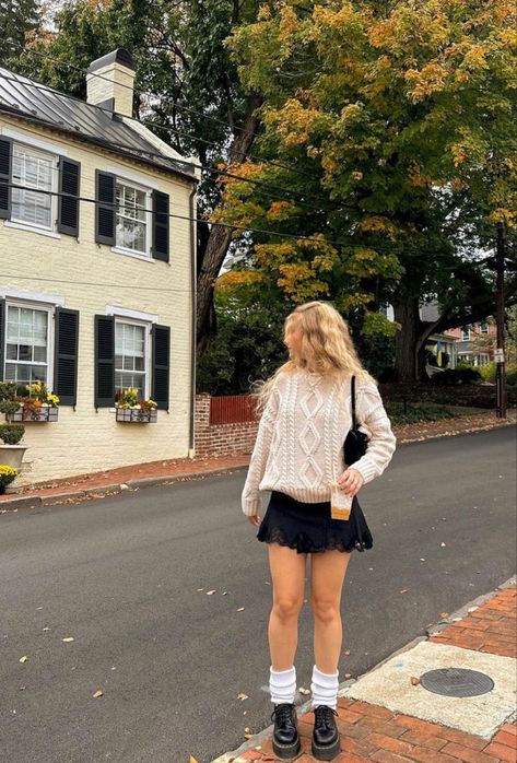 Six Flags Outfit Fall, Floral Mini Skirt Outfit Fall, Fall Red Aesthetic Outfit, Mini Skirt Fall Outfit Aesthetic, Autumn Outfits Downtown Girl, Blonde Girl Fall Aesthetic, Girlie Aesthetic, Flag Outfit, Six Flags