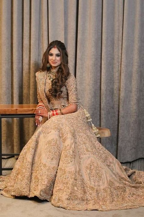 Hair Do For Lehenga, Hair Styles For Lehenga Choli, Hairstyles For Lehanga Outfit, Party Wear Saree Hairstyle, Hair Styles For Reception On Lehenga, Hair Style For Lehenga Party, Lehenga Hairstyles Receptions Long Hair, Hairstyles For Gown Dress Indian, Hair Styles With Lehenga