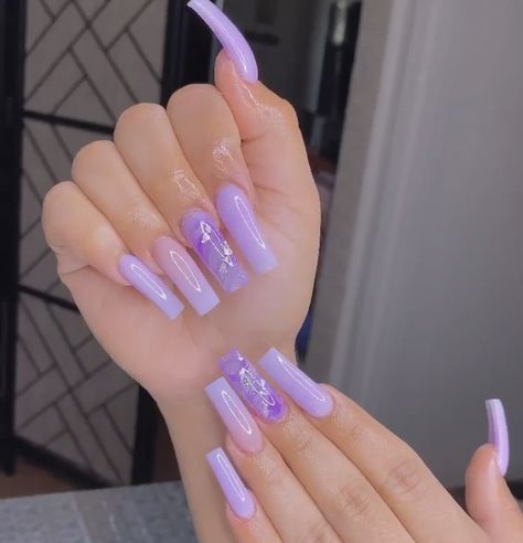 Cute Light Purple Nails, Purple Square Acrylic Nails, Lilac Prom Nails, Purple Quince Nails, Lilac Nails Acrylic, Light Purple Acrylic Nails, Birthday Nails Purple, Purple Birthday Nails, Lavender Acrylic Nails