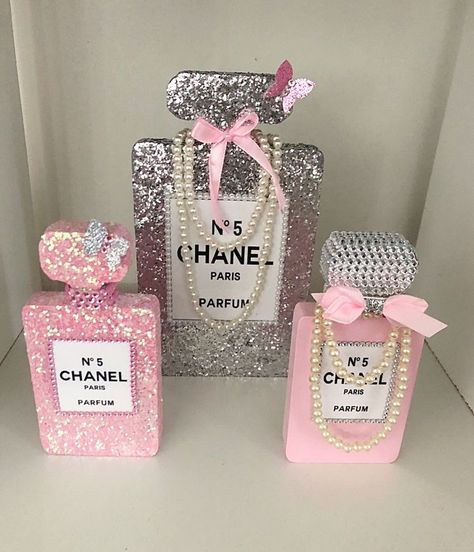 Chanel Birthday Party Decoration, Chanel Baby Shower, Coco Chanel Party, Chanel Birthday Party, Chanel Perfume Bottle, Chanel Birthday, Bling Bottles, Chanel Decor, Chanel Party