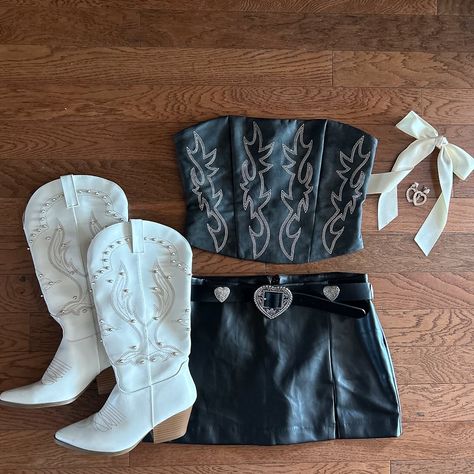 these concert-ready new arrivals hit all the right notes ✨ tap link in bio to shop all new! . . . . . . western boutiques, country boutiques, country concert outfits, denim corset dress, western boots, nashville outfits, trending style Bachelorette Party Outfit Western, Rodeo Night Outfit, Cowgirl Cowboy Costume, Birthday Outfit Night Out, Cute Outfits For Country Concert, Cute Fall Party Outfits, Cowboy Style Outfits, Black Country Concert Outfit, Black Nashville Outfit