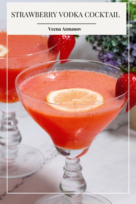 Vodka Daiquiri Recipe, Strawberry Fizz Cocktail, Strawberry Vodka Drinks, Frozen Alcoholic Drinks Recipes, Strawberry Punch Recipes, Strawberry Cocktail Recipe, Vodka Recipes Drinks, Strawberry Liqueur, Strawberry Cocktails