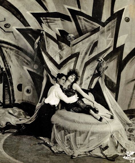 German Expressionism Film, Dr Caligari, George Grosz, German Expressionism, Theatre Set, Silent Movie, Scenic Design, Film Set, Tv Movie