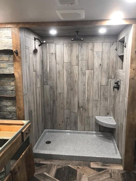 Farmhouse Shower Stall Ideas, Tiny Cabin Bathroom Ideas, Rustic Bathroom Ideas Showers, Small Cabin Bathroom Ideas, Tiny Cabin Bathroom, Walk In Shower No Door, Rustic Shower Ideas, Utah Landscaping, Rustic Bathroom Shower