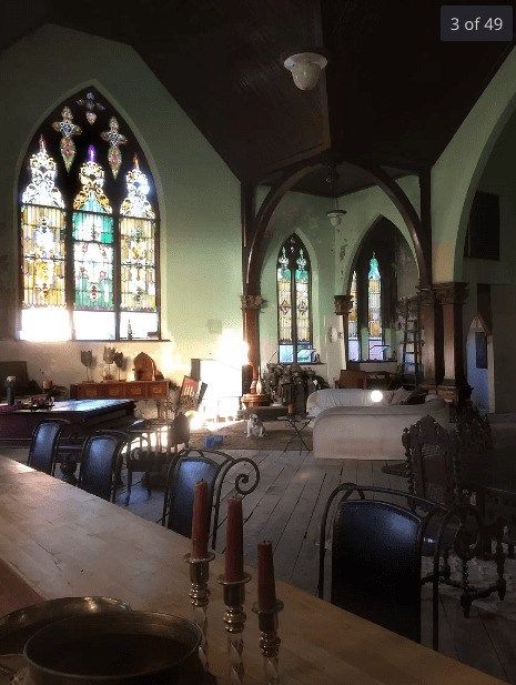 Under $100K Sunday ~ PA Converted Church For Sale By Owner $70K - Old Houses Under $50K Brutalist Bedroom, Small Church Weddings, Chapel Conversion, Converted Church, Church Conversions, Abandoned Churches, Church Aesthetic, Country Churches, Old Country Churches