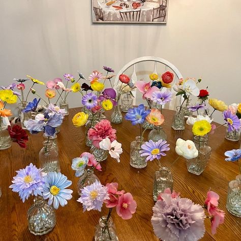 Sunset Wedding Theme, Vase Centrepiece, Colorful Wedding Centerpieces, Bud Vases Wedding, Bud Vase Centerpiece, Wildflower Wedding Theme, Vase Centerpiece, Spring Summer Wedding, Rainbow Wedding