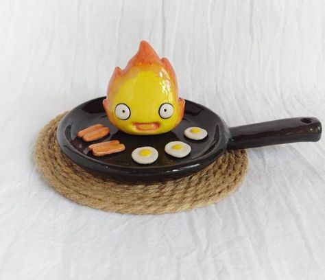 How To Make Polymer Clay Figures, Calcifer Air Dry Clay, No Face Clay, Ghibli Clay Art, Studio Ghibli Clay Art, Crea Fimo, Polymer Clay Kawaii, Clay Plates, Sculpture Art Clay