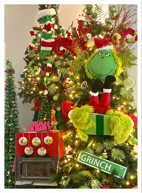 Grinch Christmas Tree, Grinch Christmas, Grinch, Christmas Wreaths, Christmas Tree, Holiday Decor, Christmas