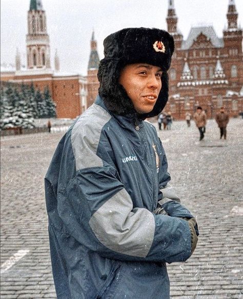 R9 in Moscow. Ronaldo Inter, Old Football Players, Ronaldo 9, Ronaldo Pictures, Cr7 Messi, Football Players Images, Football Photography, Retro Football Shirts, Football Images