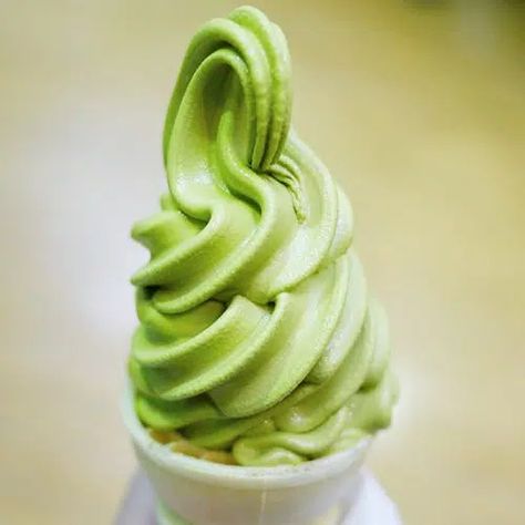 Soft Serve Ice Cream Recipes Soft Serve Ice Cream Recipes, Freeze Cream, Types Of Ice Cream, Ice Cream Recipes Machine, Restaurant Appetizers, Needle In A Haystack, Gelato Recipe, Creamy Salad Dressing, Ice Cream Cupcakes