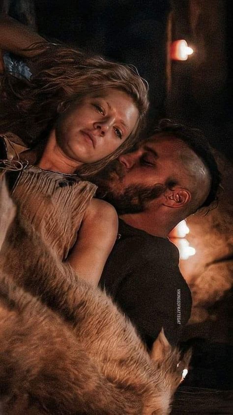 Ragnar Lothbrok Haircut, Viking Couple, King Ragnar Lothbrok, Lagertha Vikings, Viking Pictures, Vikings Lagertha, Viking Wallpaper, Viking Aesthetic, Ragnar Lothbrok Vikings