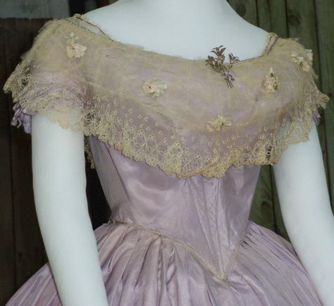 RARE Original Civil War Era Tulle Bertha   1860 Victorian Crinoline, 1865 Fashion, Victorian Details, Bertha Collar, Decades Costumes, 1800s Clothing, 1860 Fashion, 1800s Fashion, 19th Century Fashion