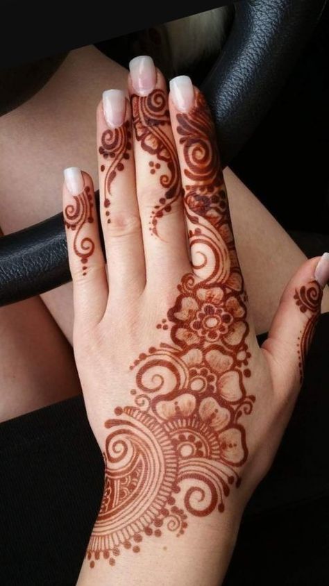 Eid Henna Designs Simple For Kids Mehindhi Design Simple Modern, Mehndi Design Rose, Finger Mehendi Design, Mehndi Designs Traditional, Henna Design Easy, Haldi Decor Ideas, Rose Mehndi Design, Tattoo Arabic, Round Mehndi