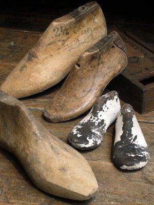 shoe lasts vintage Regency Shoes, 18th Century Shoes, Tailor's Dummy, Shoe Cobbler, Century Shoes, Vintage Mannequin, Wood Shoe, Shoe Molding, House Cottage