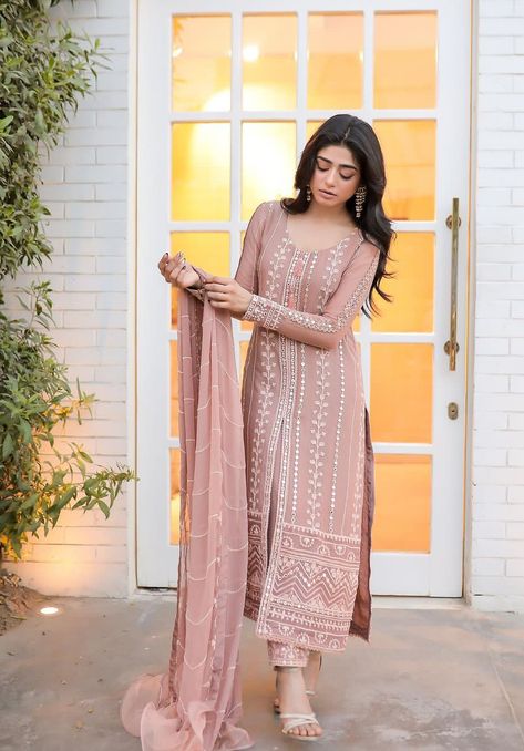 Pastel Pink Shirt, Capri Designs, Simple Indian Suits, Stylish Kurtis Design, Indian Suit, Churidar Designs, Simple Kurta Designs, Chiffon Sleeves, Long Kurti Designs