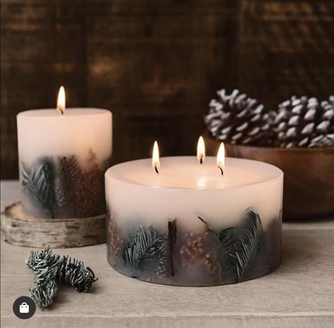 Handmade Candles Design, Diy Candles Homemade, Homemade Scented Candles, Candle Crafts Diy, Witch Candles, Candles Photography, Creative Candles, Candle Store, Candle Craft