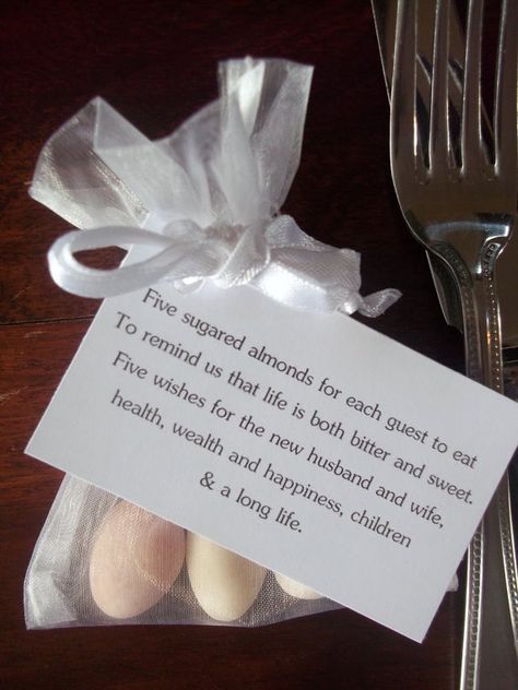 I like the lace favour bags but with this sign so people know the meaning Sugared Almonds Wedding, Sugared Almonds Wedding Favours, Almond Wedding Favours, Greek Wedding Traditions, Italian Wedding Favors, Coffee Wedding Favors, Food Wedding Favors, Sugared Almonds, Honey Wedding Favors