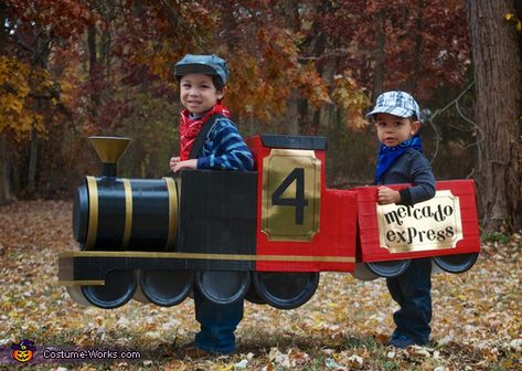 Cardboard Train, Train Costume, Halloween Train, Polar Express Train, Kids Homemade, Diy Halloween Costumes For Kids, Homemade Halloween Costumes, Boy Diy, Diy Halloween Costume