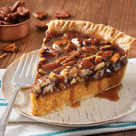 Pecan Pie Paula Deen, Sweet Potato Pecan Pie, Southern Pecan Pie, Sweet Potato Pecan, Pie Dough Recipe, Pecan Topping, Sweet Potato Pies Recipes, Paula Deen Recipes, Southern Desserts