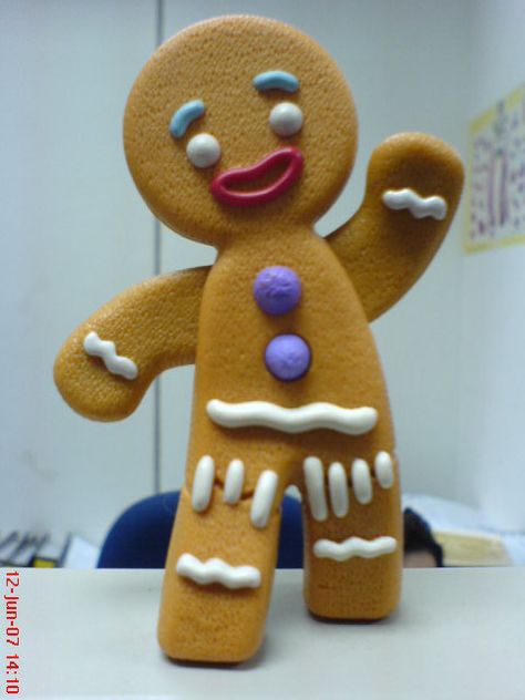 jinger bread man | GINGER BREAD MAN | Englishdomination's Blog Gingerbread Man Shrek, Shrek Movie, Gingerbread Man Recipe, All Things Gingerbread, Gingerbread Diy, Cream Cookies, Snickerdoodle Cookies, Cookies Cream, Gingerbread Man Cookies