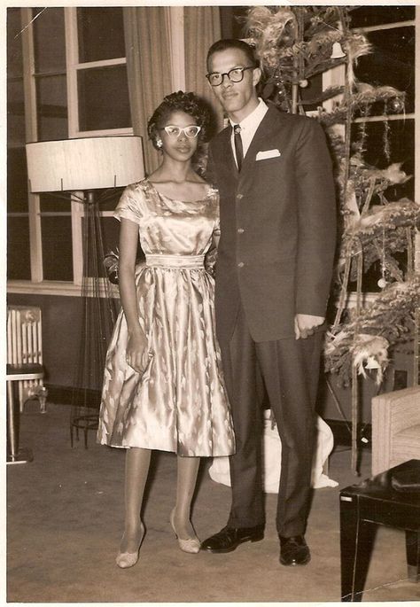 African American Vintage, Black Southern Belle, African American Couples, African American Fashion, American Photo, Vintage Black Glamour, Celebrating Christmas, Black Families, Southern Belle