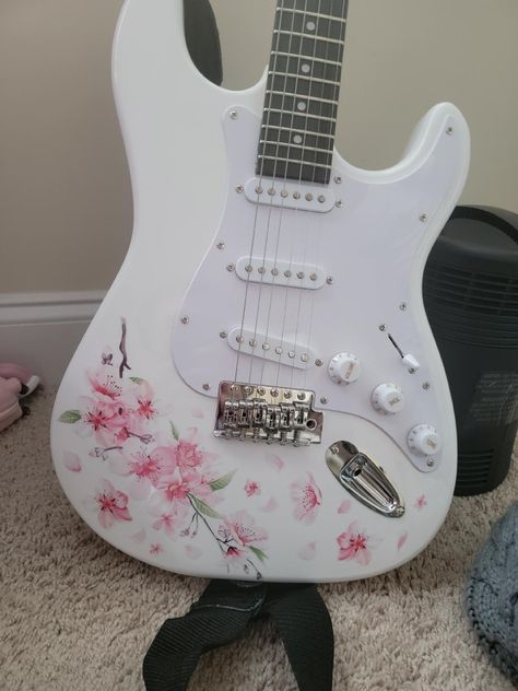 Electric guitars Gitar Vintage, Pink Guitar, Instruments Art, Types Of Guitar, Electric Guitar Design, Guitar Obsession, Custom Electric Guitars, Cool Electric Guitars, Beautiful Guitars