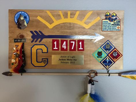 A special thank you to Stephanie Ellinger in the Hobble Creek District, Utah National Parks Council for letting us post her great idea.  ... Light Gift Ideas, Arrow Of Light Plaque, Arrow Of Light Ceremony, Arrow Of Light, Cub Scouts Wolf, Plaque Ideas, Cub Scout Activities, Arrow Of Lights, Pack Meeting