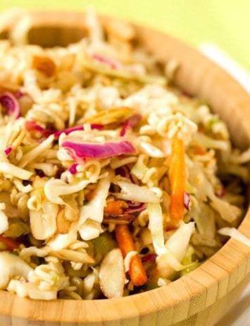 Easy Asian Salad, Chinese Coleslaw, Brown Eyed Baker, Slow Cooker Ribs, Cole Slaw, Coleslaw Recipe, Side Dishes Easy, Coleslaw, Delicious Salads