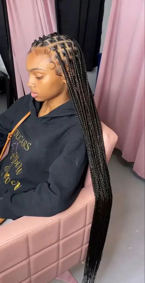 45 Knotless Braids Styles to Protect Your Hair – Svelte Magazine Hair Styles Braids Knotless, Protective Braided Hairstyles For Black Women, Baddie Knotless Braids, Smeduim Knotless, Braids For Black Women Knotless, Long Small Knotless Braids, Hairstyles To Do With Knotless Braids, Knotless Braids Black Women, Small Knotless Box Braids Long