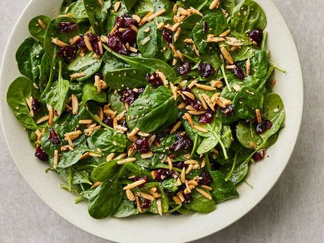 Jamie's Cranberry Spinach Salad Wilted Spinach Salad, Cranberry Spinach Salad, Gorgonzola Salad, Super Salads, Christmas Salads, Spinach Salad Recipes, Yummy Salads, Green Salad Recipes, Harvest Salad