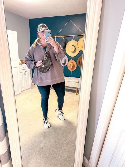 Oversized Sweatshirt Outfit Plus Size, Oversized Hoodie Outfit Plus Size, Plus Size Hoodie Outfit, Outfit With Baseball Hat, Plus Size Outfit Casual, Women Baseball Cap Outfit, Plus Size Athleisure Outfits, Plus Size Athleisure, Plus Size Fall Outfits Casual