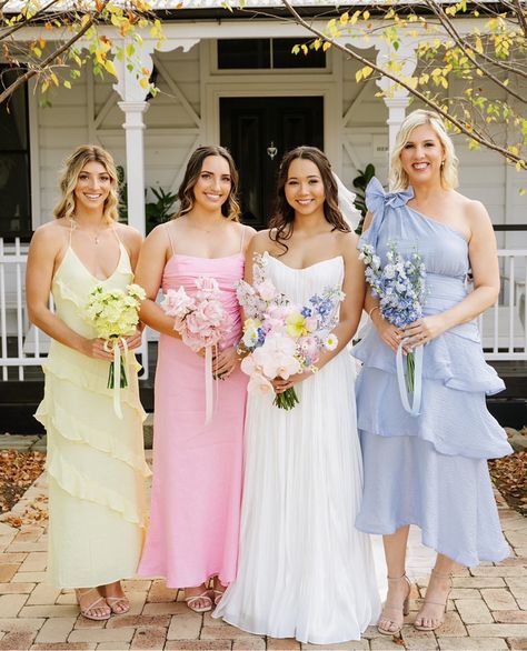 Pastel Spring Wedding Bouquet, Summer Colour Wedding Theme, Mismatched Bridesmaid Dresses Pastel, Miss Match Bridesmaids, Small Bridal Party Photos, Bridesmades Dresses, Two Bridesmaids, Alternative Bridesmaid, Small Bridal Parties