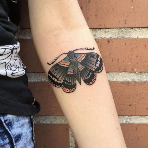 No more surfing the web for hours to find unique arm tattoo designs — we've collected the most interesting ones in this article. Bonus: ideas on how to make a unique design yourself. Outer Upper Arm Tattoo, Butterfly Tattoo Above Elbow, Upper Arm Tattoo Placement, Arm Tattoos Ideas, Tattoo Above Elbow, Arm Tattoo Designs, Tattoos Ideas For Women, Tattoo Placement Arm, Simple Butterfly Tattoo