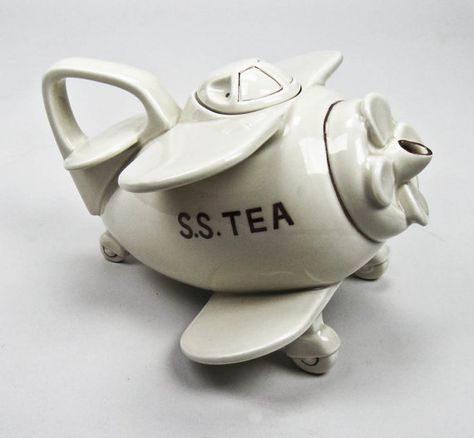 vintage Fitz and Floyd  "Airplane"  teapot  1978 Whimsical Teapots, Teapot Collection, Vintage Teapots, Teapot Vintage, Cute Teapot, Novelty Teapots, Teapots Unique, Cuppa Tea, Air Plane