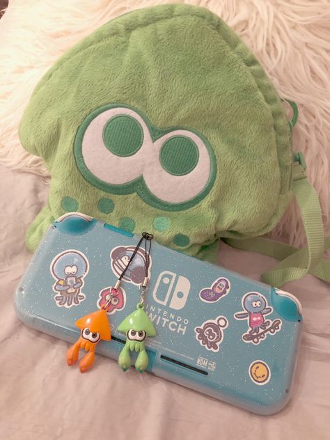 Retro Gadgets, Nintendo Switch Accessories, Japanese Kawaii, Switch Lite, Kawaii Accessories, Cute Keychain, Cute Little Things, Storage Bags, Cute Bags