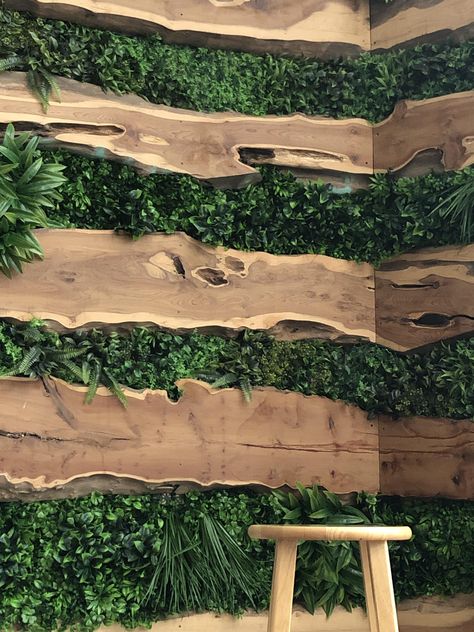 Diy Wooden Wall, Green Wall Design, Walled Garden, Moss Wall, Wall Garden, Room With Plants, Home Decor Projects, Fake Plants, Diy Home Decor Projects