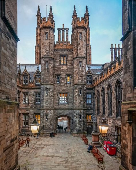 New College, Edinburgh | Photograph: @thepunkyscotsman on Instagram via @_igeuropa Edinburgh Buildings, Scotland Aesthetic, Flower Violet, Edinburgh Travel, Visit Edinburgh, Edinburgh University, Old Castle, Fairy Pools, Edinburgh City