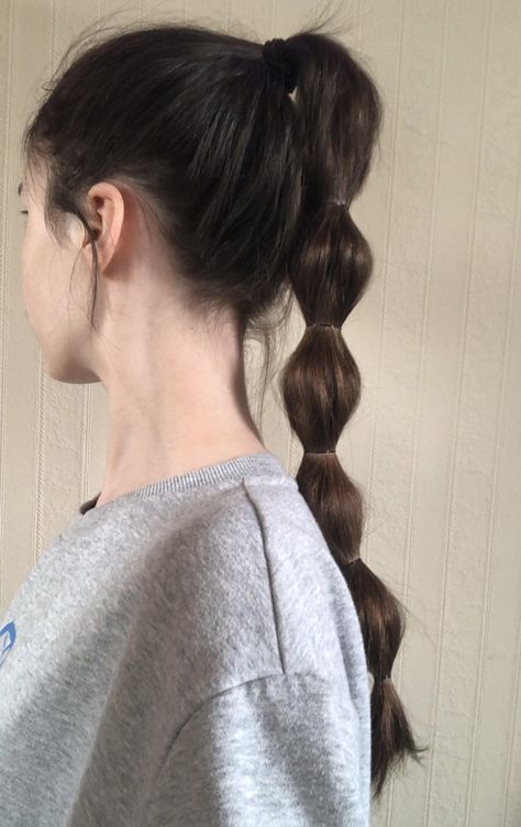 Brunette Hair Braids, Brown Hair Aesthetic, Hair Down Styles, Low Ponytail Hairstyles, Puffy Hair, Preppy Hairstyles, Braids Ponytail, Two Braid Hairstyles, Bubble Braid