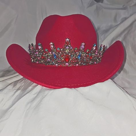 Cowboy Hat With Crown Attached, Ready For Your Party, Special Day, Or Just To Feel A Royal Yehaw. Standard Women's Head Size With Multicolor Sparkly Stones On The Crown. Make An Offer Red Quinceanera Ideas, Queen Tiara, Custom Cowboy Hats, Queens Tiaras, Quinceanera Ideas, Cowgirl Hats, For Your Party, Cowboy Hat, Pretty Jewellery