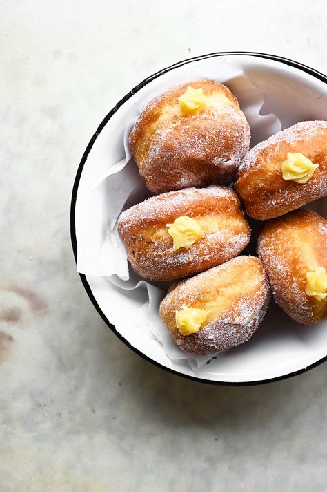 Donut Dough, Weeknight Dinner Ideas, Airy Interior, Drinks Pictures, Bakery Pastry, Cereal Milk, Filled Donuts, Homemade Donuts, Doughnut Recipe