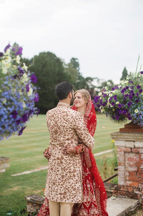 Gold Wedding Outfit, Pastel Hindu Wedding, Pink And Red Indian Wedding Dress, British Indian Wedding, Mauritian Wedding, Bright Wedding Cake, Pakistani American Fusion Wedding, Traditional Indian Wedding Dress, Indian American Fusion Wedding