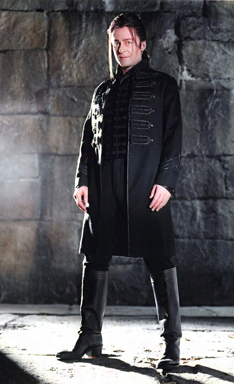 Richard Roxburgh as Count Vladislaus Dracula. Van Helsing (2004) Van Helsing Dracula, Richard Roxburgh, Dracula's Brides, Dracula Costume, Vlad The Impaler, Van Helsing, Hot Vampires, Favourite Movie, Vampire Movies