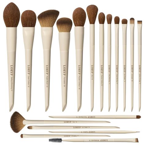 Discover the 18-Piece Face and Eye Brush Set, designed for a flawless makeup application. This kit features ultra-soft bristles perfect for foundation, concealer, blush, contouring, blending, and eyeshadow. The stylish khaki brushes are a must-have for any beauty enthusiast. Makeup Brush Set Amazon, Contour Blending, Eye Brushes Set, Blending Eyeshadow, Flawless Makeup Application, Makeup Brushes Set, Blush Contour, Face Makeup Brush, Makeup Tutorial For Beginners