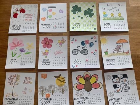 Calendars For Kids To Make, Homemade Calendar Ideas, Diy Calendar Design, Homemade Calendar, Scrapbook Calendar, Diy Postcard, Creative Calendar, Diy Crafts Love, Christmas Advent Calendar Diy