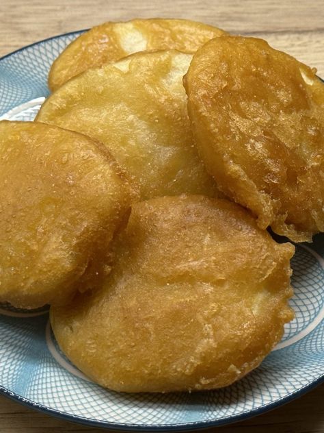 Potatoe Fritters, Potato Fritters Recipe, Aussie Recipes, Vegetable Pakora, Flake Recipes, Deep Fried Potatoes, Yummy Fries, Aussie Food, Potato Fritters