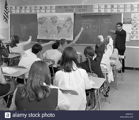 70s Classroom, 1970s School, Map History, 1970s Men, Bridge To Terabithia, History Class, Live News, School Classroom, The 70s