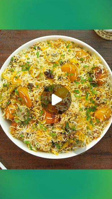 SooperChef on Instagram: "Aloo Dum Biryani 😋 
#reels #foryou #SooperChef" Aloo Biryani Recipe, Aloo Rice Recipe, Potato Biryani, Aloo Biryani, Aloo Dum, Aloo Masala, Boiled Rice, Black Cardamom, Yellow Food