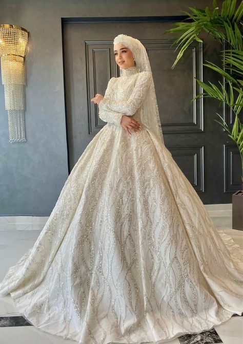 Wedding hijab Turkish Wedding Dress, Islamic Wedding Dress, Hijabi Wedding, Muslim Wedding Gown, Hijab Design, Muslimah Wedding Dress, Nikah Dress, Muslimah Wedding, Reception Outfit