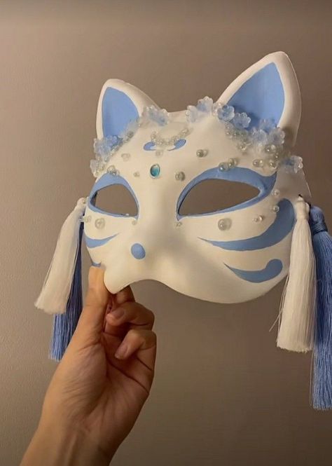 Blue Fox Mask, Kitsune Mask Aesthetic, Kitsune Clothing, Mascaras Aesthetic, Kitsune Mask Design, Japanese Cat Mask, Fox Mask Design, Fox Mask Kitsune, Cat Mask Ideas